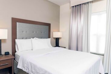 هتل Homewood Suites By Hilton Indianapolisairport/plainfield