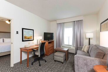هتل Homewood Suites By Hilton Indianapolisairport/plainfield