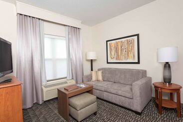 هتل Homewood Suites By Hilton Indianapolisairport/plainfield