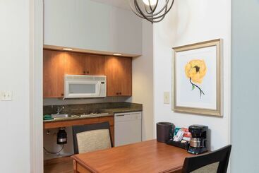هتل Homewood Suites By Hilton Indianapolisairport/plainfield