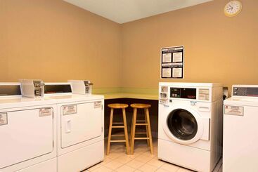 هتل Homewood Suites By Hilton Indianapolisairport/plainfield