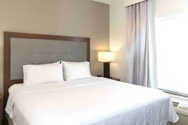 هتل Homewood Suites By Hilton Indianapolisairport/plainfield