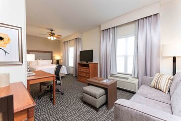 هتل Homewood Suites By Hilton Indianapolisairport/plainfield