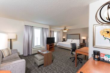 هتل Homewood Suites By Hilton Indianapolisairport/plainfield