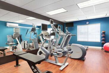 هتل Homewood Suites By Hilton Oakland Waterfront