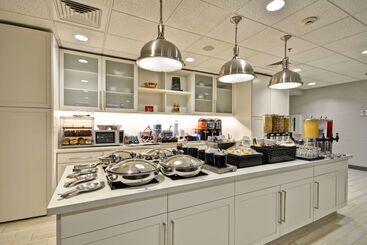 هتل Homewood Suites By Hilton Oakland Waterfront