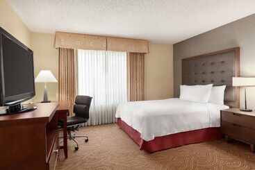 هتل Homewood Suites By Hilton Oakland Waterfront