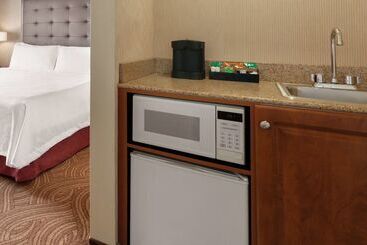 هتل Homewood Suites By Hilton Oakland Waterfront