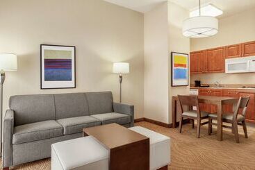 هتل Homewood Suites By Hilton Oakland Waterfront
