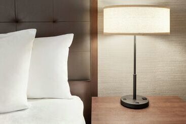 هتل Homewood Suites By Hilton Oakland Waterfront