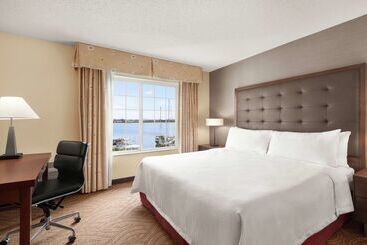 هتل Homewood Suites By Hilton Oakland Waterfront