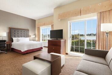 هتل Homewood Suites By Hilton Oakland Waterfront