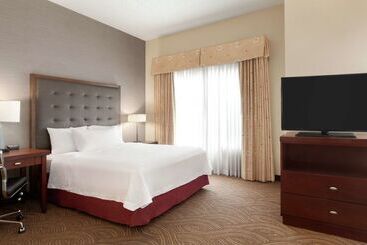 هتل Homewood Suites By Hilton Oakland Waterfront