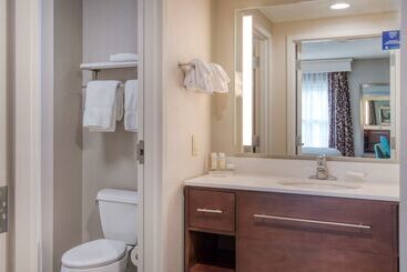 هتل Homewood Suites By Hilton Olmsted Village
