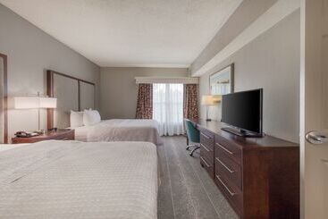 هتل Homewood Suites By Hilton Olmsted Village