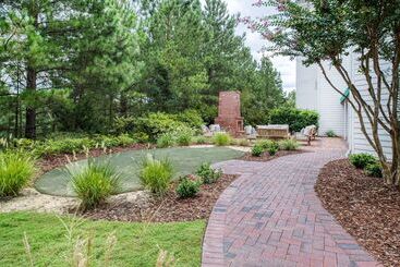 هتل Homewood Suites By Hilton Olmsted Village