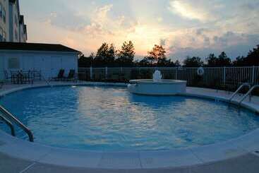 هتل Homewood Suites By Hilton Olmsted Village