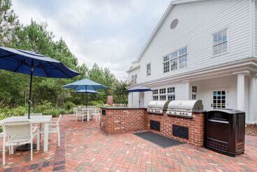هتل Homewood Suites By Hilton Olmsted Village