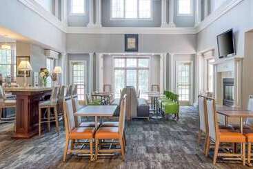 هتل Homewood Suites By Hilton Olmsted Village