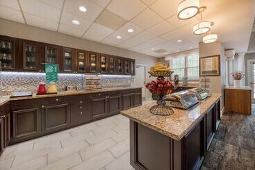 هتل Homewood Suites By Hilton Olmsted Village