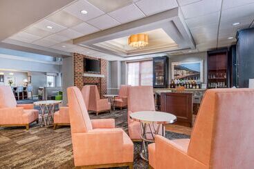 هتل Homewood Suites By Hilton Olmsted Village