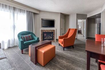 هتل Homewood Suites By Hilton Olmsted Village