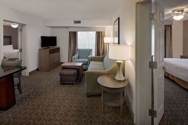 هتل Homewood Suites By Hilton Orlandomaitland
