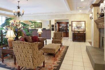 هتل Pensacola Suites