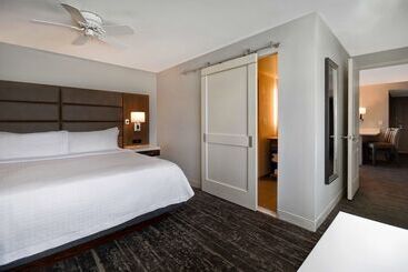 هتل Homewood Suites By Hilton Philadelphia City Avenue