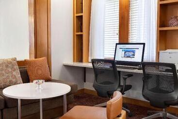 هتل Homewood Suites By Hilton San Francisco Airportnorth