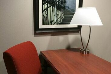 هتل Homewood Suites By Hilton Savannah
