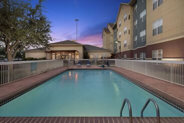 هتل Homewood Suites By Hilton Lubbock
