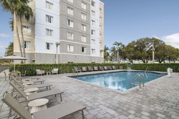 هتل Homewood Suites By Hilton Miami Airport/blue Lagoon
