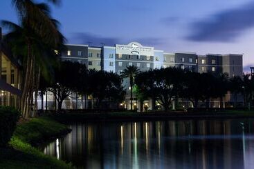 هتل Homewood Suites By Hilton Miami Airport/blue Lagoon