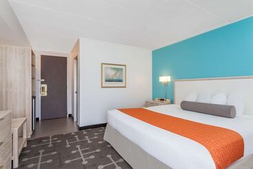 هتل Howard Johnson By Wyndham Mystic