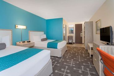 هتل Howard Johnson By Wyndham Mystic