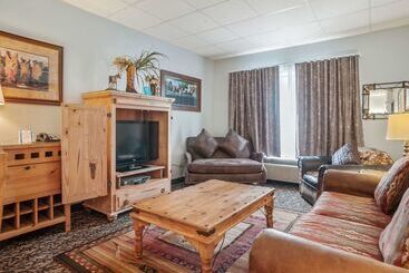 هتل Elevation Inn & Suites, Trademark Collection By Wyndham