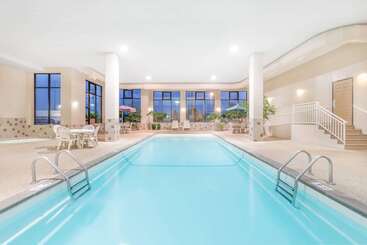 هتل Elevation Inn & Suites, Trademark Collection By Wyndham