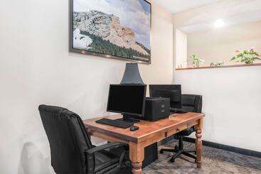 هتل Elevation Inn & Suites, Trademark Collection By Wyndham