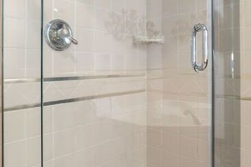 هتل Elevation Inn & Suites, Trademark Collection By Wyndham
