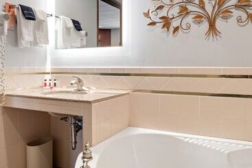 هتل Elevation Inn & Suites, Trademark Collection By Wyndham