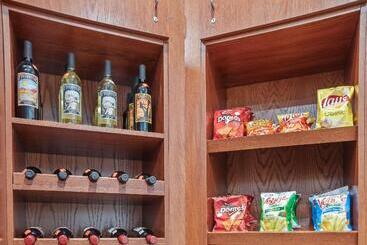 هتل Elevation Inn & Suites, Trademark Collection By Wyndham