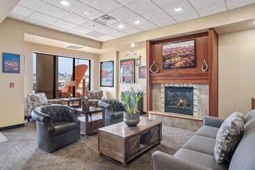 هتل Elevation Inn & Suites, Trademark Collection By Wyndham