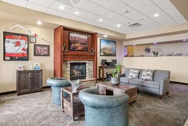 هتل Elevation Inn & Suites, Trademark Collection By Wyndham