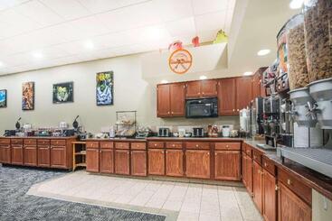 هتل Elevation Inn & Suites, Trademark Collection By Wyndham