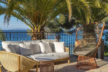 هتل Hôtel Le Bailli De Suffren