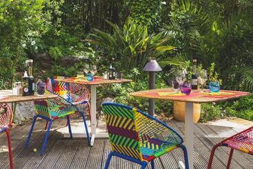 هتل Hôtel Le Bailli De Suffren