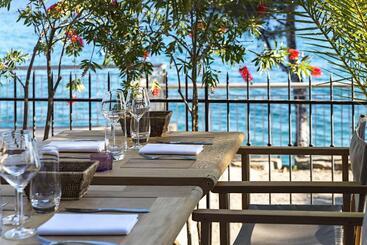 هتل Hôtel Le Bailli De Suffren