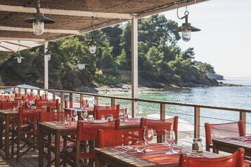 هتل Hôtel Le Bailli De Suffren