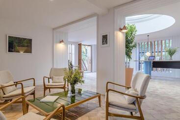 هتل Hôtel Le Bailli De Suffren